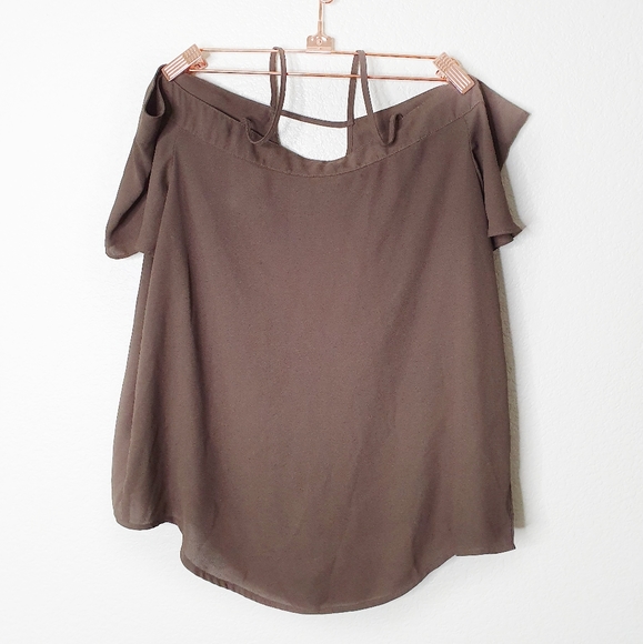 Express Off The Shoulder Blouse - Picture 2 of 4